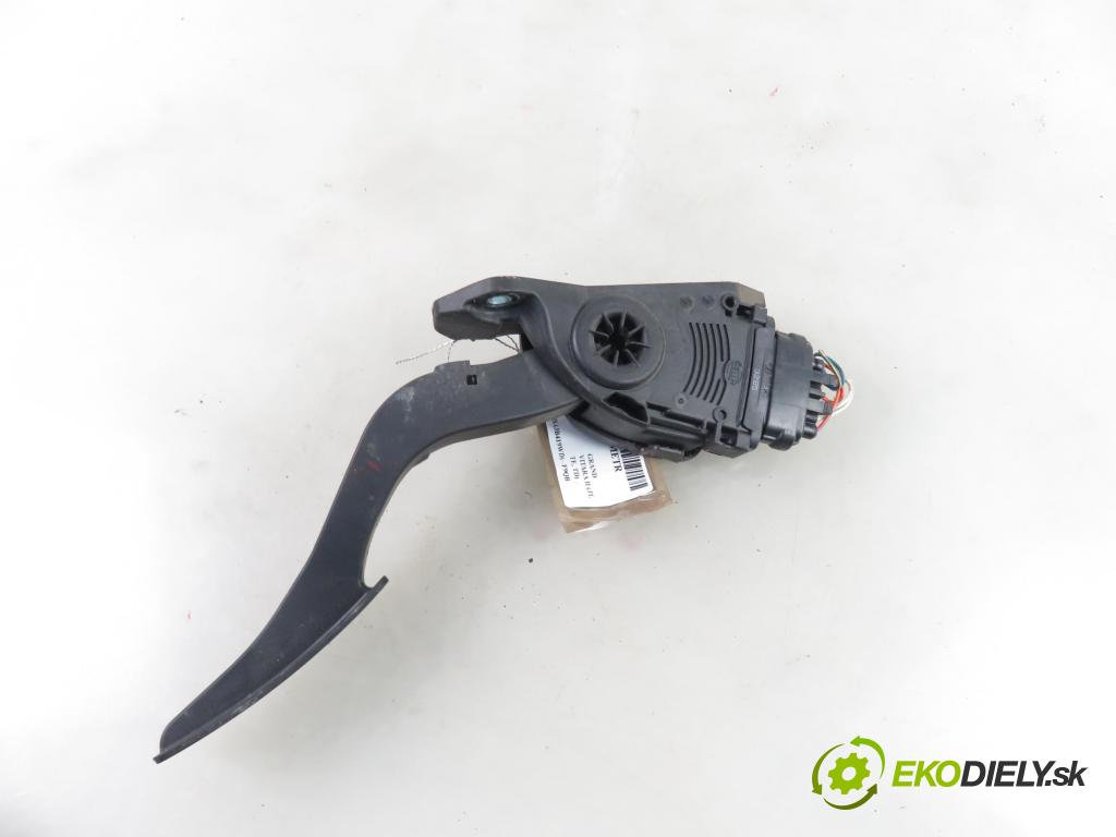 SUZUKI GRAND VITARA II (JT, TE, TD) SUV 2006 95,00 1.9 DDiS 129 - F9Q B 264 1870,00 Potenciometer plynu I590065J01 ; 6PV00907400 (Pedále)