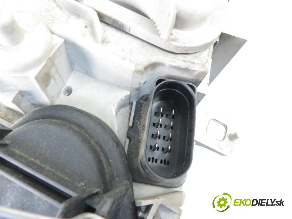ALFA ROMEO 147 (937_) HB 2003 77,00 1.6 16V T.SPARK ECO 105 - AR 37203 1598,00 Svetlo PP 0301186202