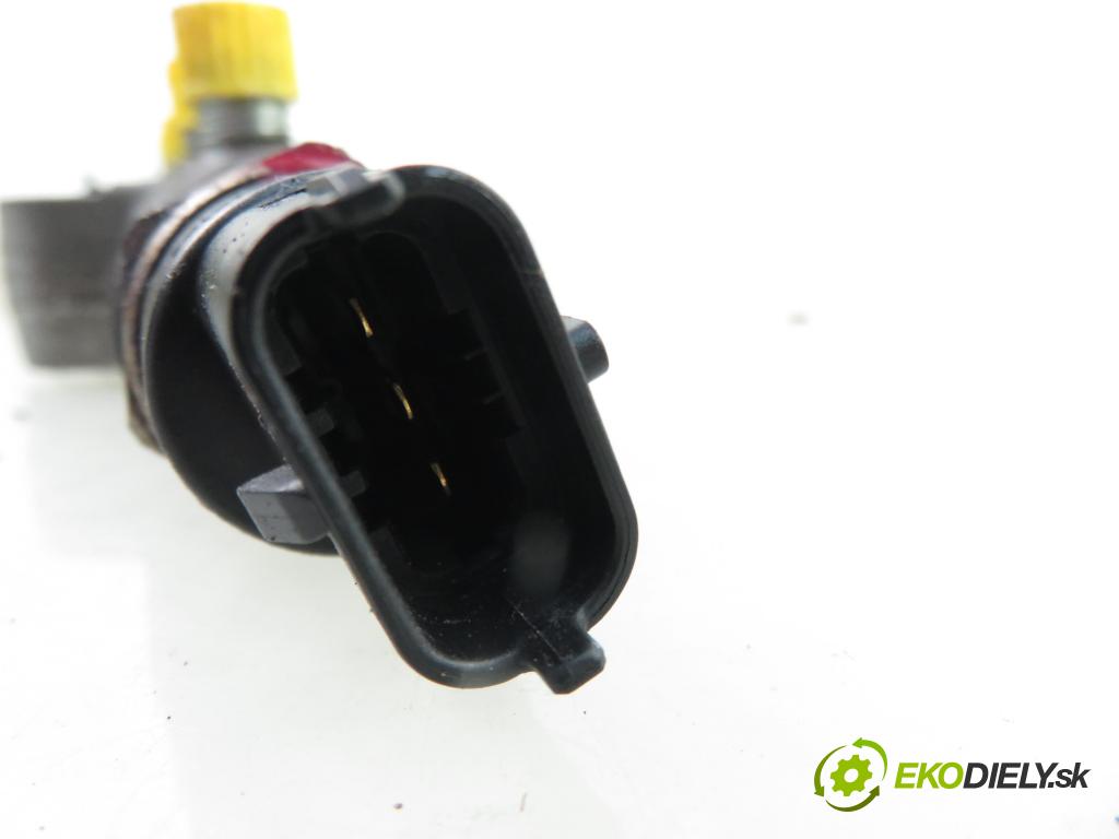 TOYOTA AURIS (_E15_) HB 2007 66,00 1.4 D-4D 90 - 1ND-TV 1364,00 Lišta vstrekovacia 2381033021 ; 0445214132 ; 0281002507 (Vstrekovacie lišty)