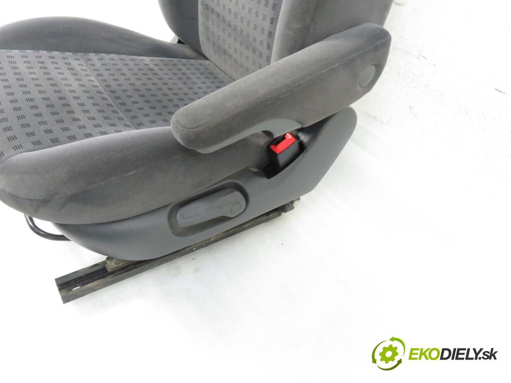 VW SHARAN (7M8, 7M9, 7M6) MINIVAN 2004 96,00 1.9 TDI PD 130 - ASZ 1896,00 Sedadlo CESTUJÚCI/PP