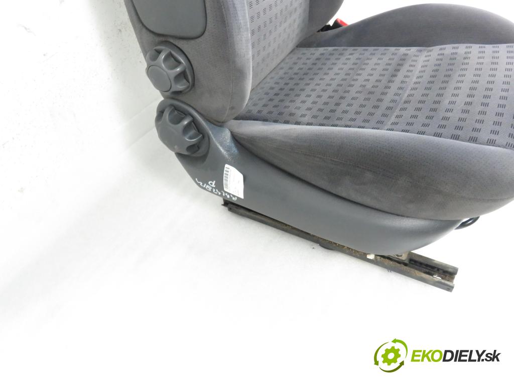 VW SHARAN (7M8, 7M9, 7M6) MINIVAN 2004 96,00 1.9 TDI PD 130 - ASZ 1896,00 Sedadlo CESTUJÚCI/PP