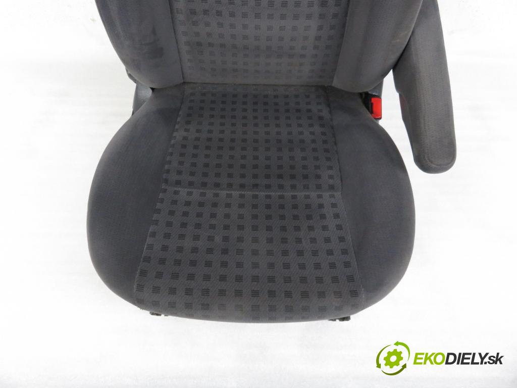 VW SHARAN (7M8, 7M9, 7M6) MINIVAN 2004 96,00 1.9 TDI PD 130 - ASZ 1896,00 Sedadlo CESTUJÚCI/PP