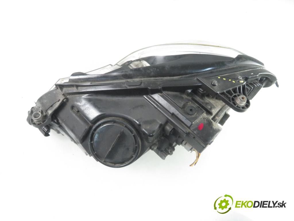 MERCEDES-BENZ KLASA E (W212) SEDAN 2009 125,00 E 220 CDI 170 BlueTEC - OM 651.924 2143,00 Svetlo PP 2128202061