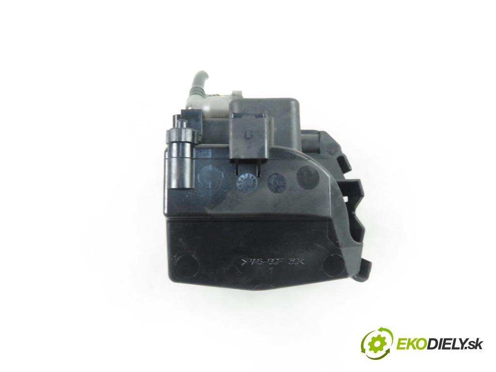 MAZDA 3 (BK) HB 2004 80,00 1.6 DI Turbo 109 - Y601 (PSA) 1560,00 Obal filtra paliva 9305108C