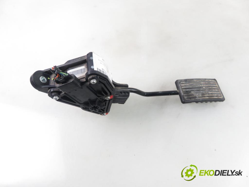 HONDA CR-V III (RE_) SUV 2008 103,00 2.2 i-CTDi 4WD (RE6) - N22A2 2204,00 Potenciometer plynového pedálu JM14A (Pedále)