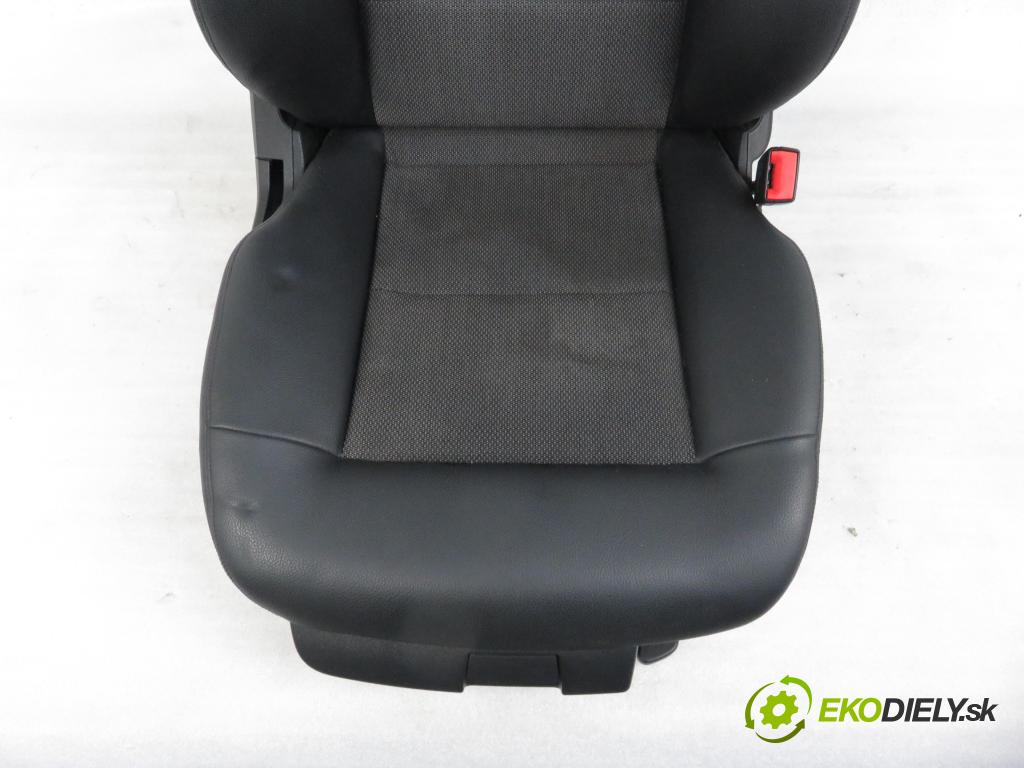 MERCEDES-BENZ KLASA E (W212) SEDAN 2009 125,00 E 220 CDI 170 BlueTEC - OM 651.924 2143,00 Sedadlá, sedačky