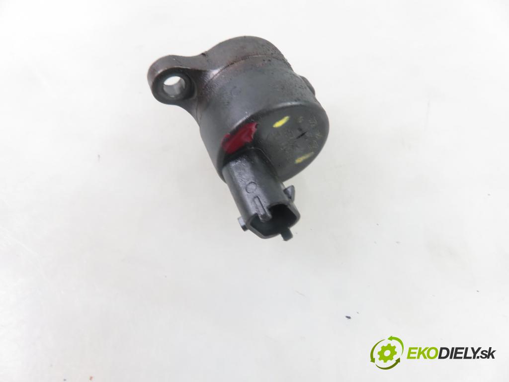 FIAT PUNTO (188_) HB 2000 59,00 1.9 JTD 80 - 188 A2.000 1910,00 Snímač tlaku paliva 0281002243