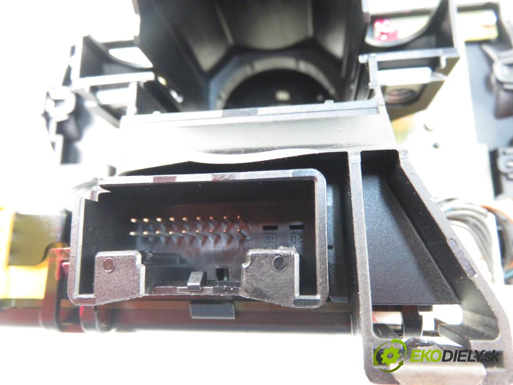 VW PASSAT B6 (3C2) SEDAN 2006 103,00 2.0 TDI - BMP 1968,00 páčka/prepínač 3C0959653B ; 3C5953513D ; 3C0953549K