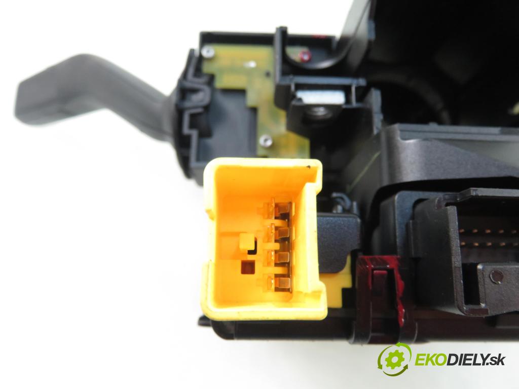 VW PASSAT B6 (3C2) SEDAN 2006 103,00 2.0 TDI - BMP 1968,00 páčka/prepínač 3C0959653B ; 3C5953513D ; 3C0953549K