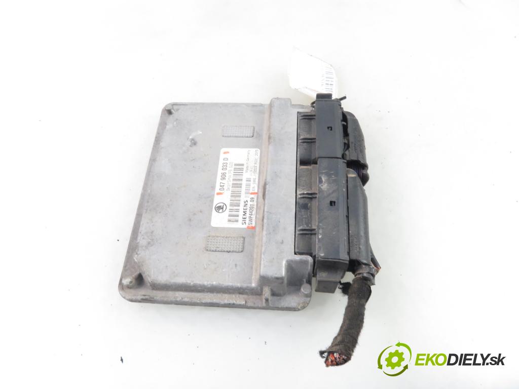 SKODA FABIA I (6Y2) HB 2001 44,00 1.4 MPi 60 - AZE 1397,00 Riadiaca jednotka Motor 047906033D ; 5WP4420109