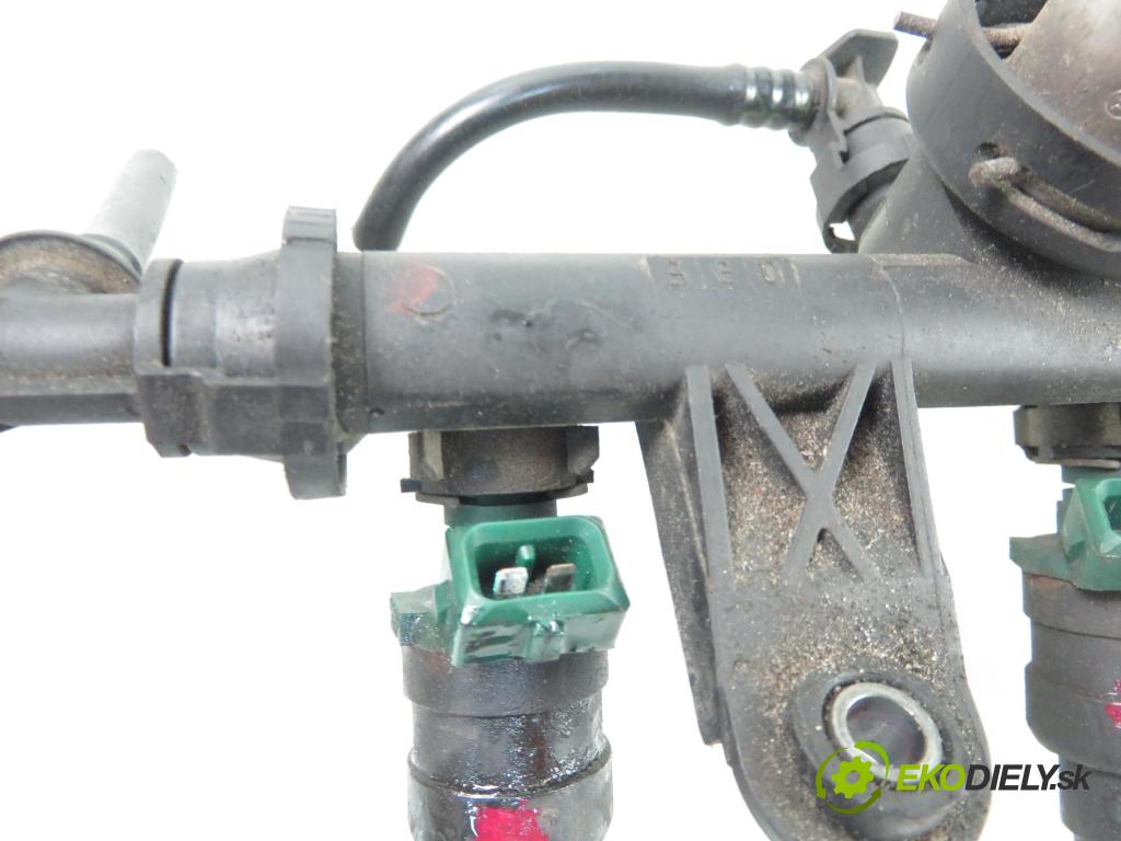 RENAULT CLIO II (BB_, CB_) HB 1999 55,00 1.4 (B/CB0C) - E7J 780 1390,00 Lišta vstrekovacia 7700273702 ; 875368 (Vstrekovacie lišty)