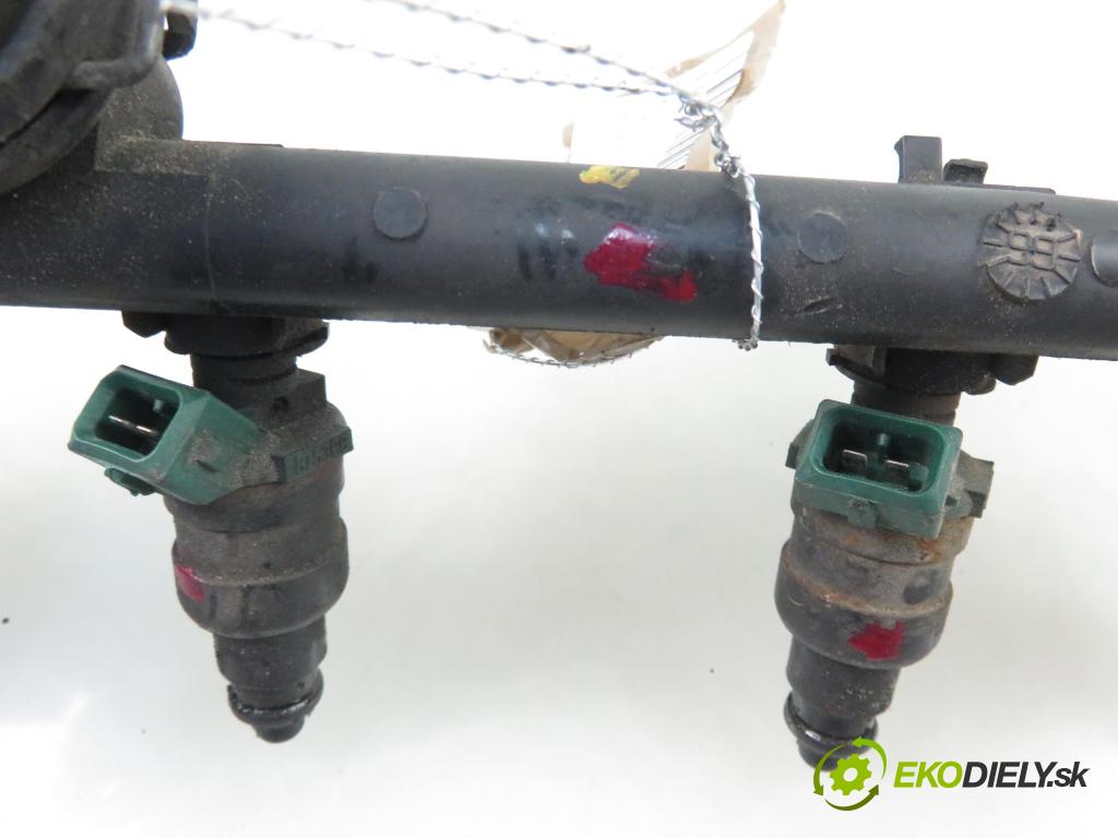 RENAULT CLIO II (BB_, CB_) HB 1999 55,00 1.4 (B/CB0C) - E7J 780 1390,00 Lišta vstrekovacia 7700273702 ; 875368 (Vstrekovacie lišty)