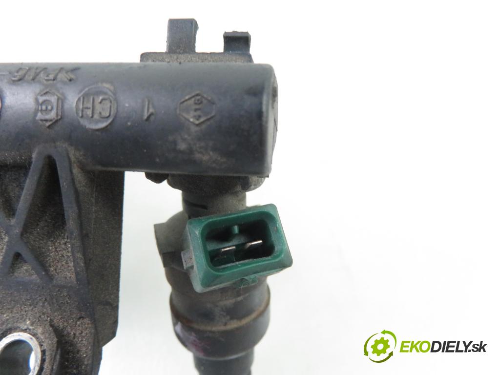 RENAULT CLIO II (BB_, CB_) HB 1999 55,00 1.4 (B/CB0C) - E7J 780 1390,00 Lišta vstrekovacia 7700273702 ; 875368 (Vstrekovacie lišty)