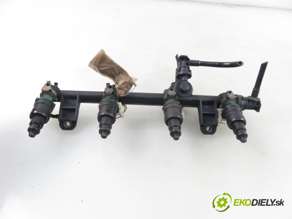 RENAULT CLIO II (BB_, CB_) HB 1999 55,00 1.4 (B/CB0C) - E7J 780 1390,00 Lišta vstrekovacia 7700273702 ; 875368 (Vstrekovacie lišty)