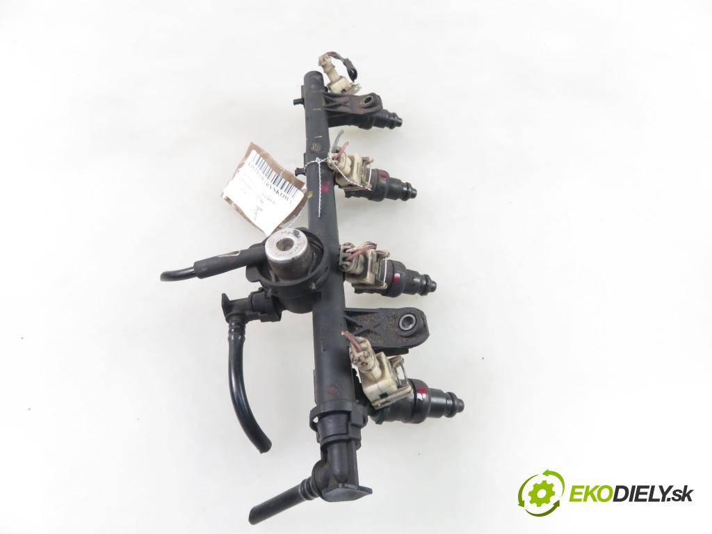 RENAULT CLIO II (BB_, CB_) HB 1999 55,00 1.4 (B/CB0C) - E7J 780 1390,00 Lišta vstrekovacia 7700273702 ; 875368 (Vstrekovacie lišty)