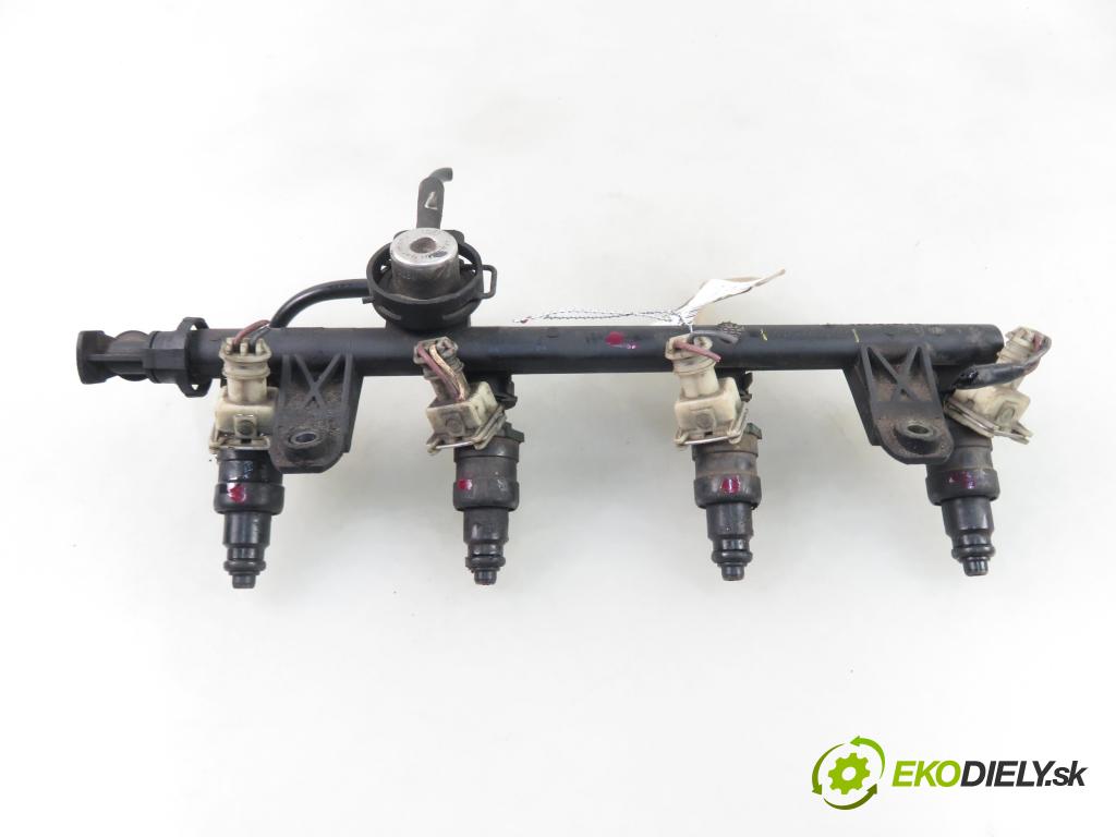 RENAULT CLIO II (BB_, CB_) HB 1999 55,00 1.4 (B/CB0C) - E7J 780 1390,00 Lišta vstrekovacia 7700273702 ; 875368 (Vstrekovacie lišty)