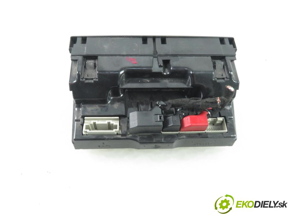 AUDI q7 SUV 2006 257,00 4.2 FSI 350 quattro - BAR 4163,00 Panel kúrenia KLIMATRONIK 4L0919158C ; 5HB00918504
