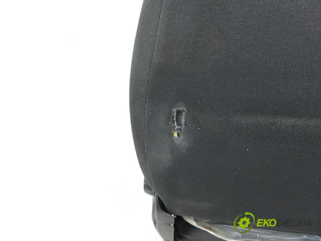 IVECO DAILY VI Furgon FURGON 2020 100,00 3.0 NaturalPower 136 - F1CFA401C 2998,00 Sedadlo šoféri