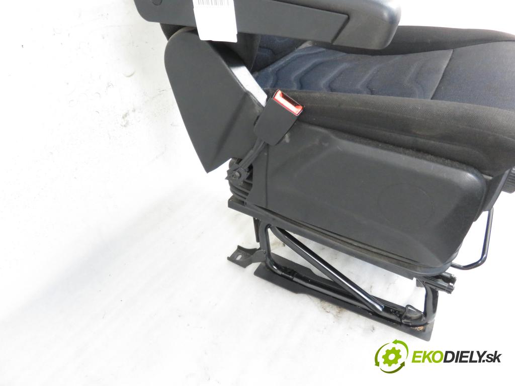 IVECO DAILY VI Furgon FURGON 2020 100,00 3.0 NaturalPower 136 - F1CFA401C 2998,00 Sedadlo šoféri