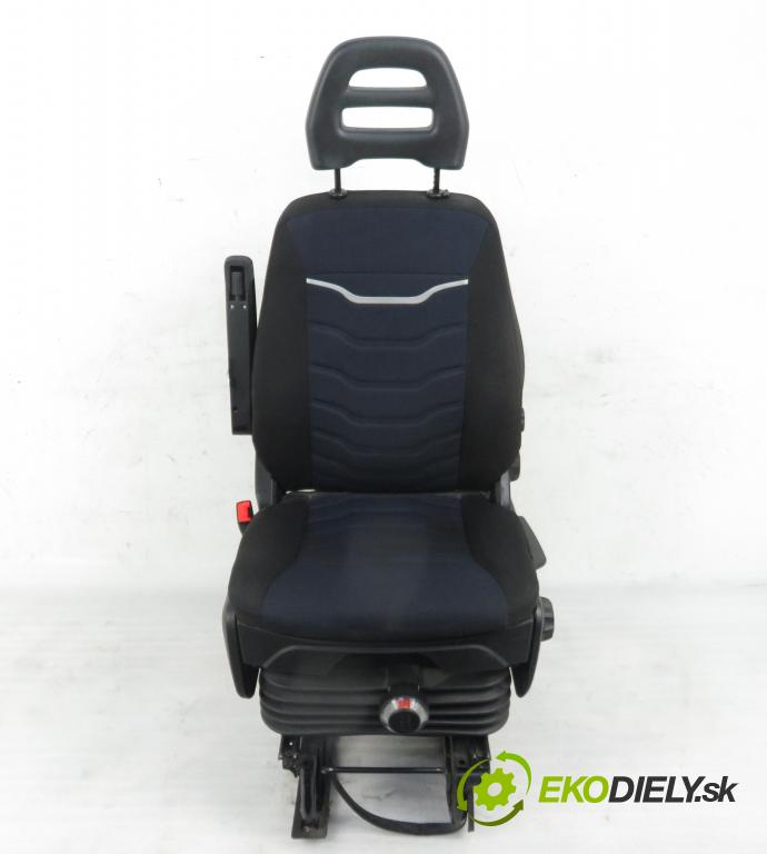 IVECO DAILY VI Furgon FURGON 2020 100,00 3.0 NaturalPower 136 - F1CFA401C 2998,00 Sedadlo šoféri