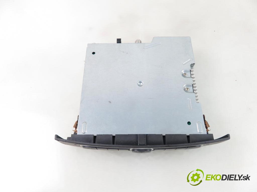 RENAULT LAGUNA II (BG0/1_) LIFTBACK 2007 88,00 1.9 dCi 120 - F9Q 750 1870,00 RADIO CD 8200607909T