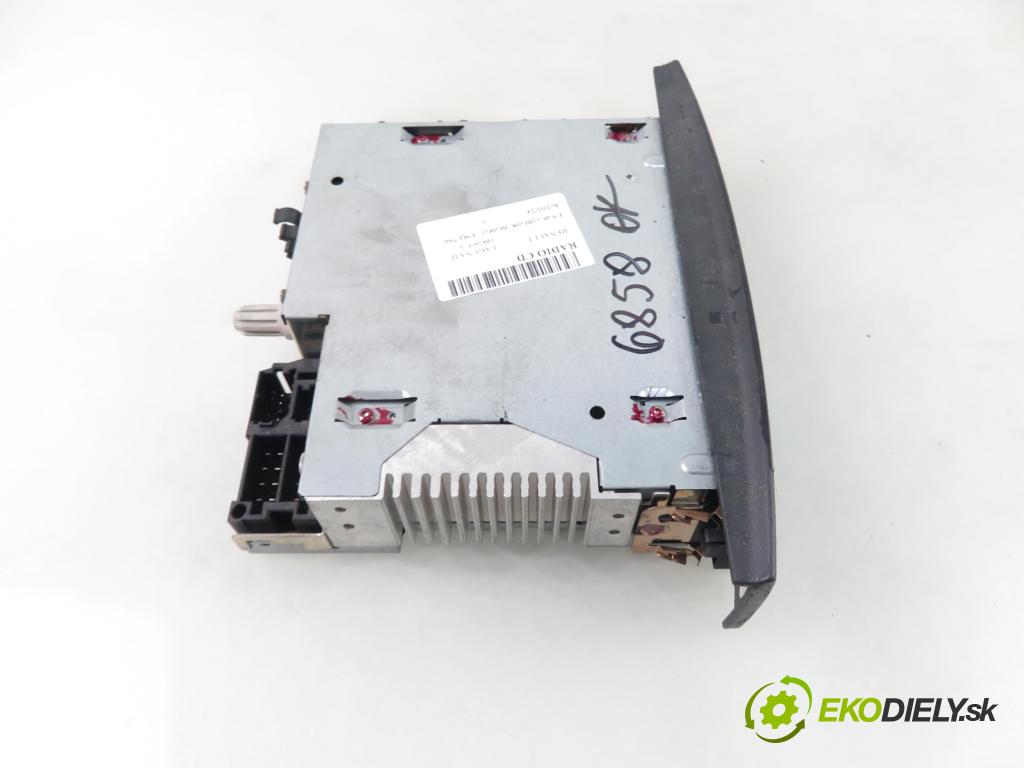 RENAULT LAGUNA II (BG0/1_) LIFTBACK 2007 88,00 1.9 dCi 120 - F9Q 750 1870,00 RADIO CD 8200607909T