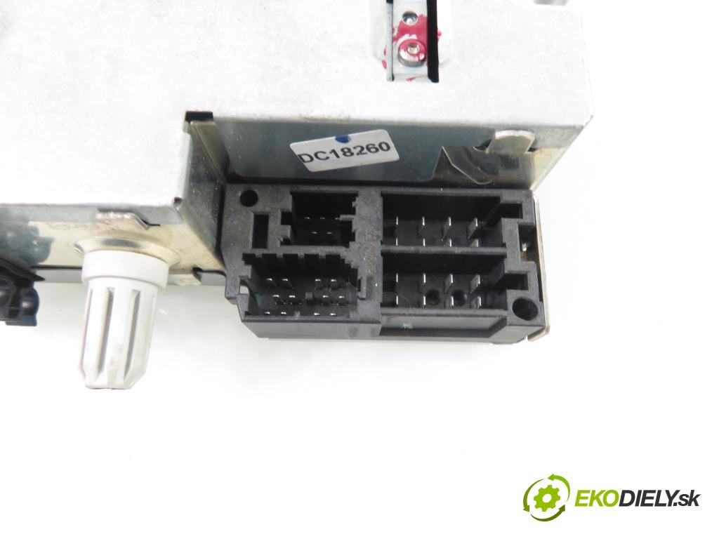 RENAULT LAGUNA II (BG0/1_) LIFTBACK 2007 88,00 1.9 dCi 120 - F9Q 750 1870,00 RADIO CD 8200607909T