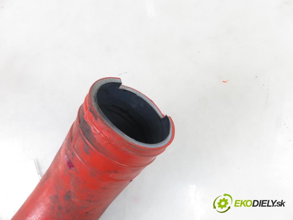 IVECO DAILY VI Furgon FURGON 2020 100,00 3.0 NaturalPower 136 - F1CFA401C 2998,00 Rúra intercoolera turba 5801414274