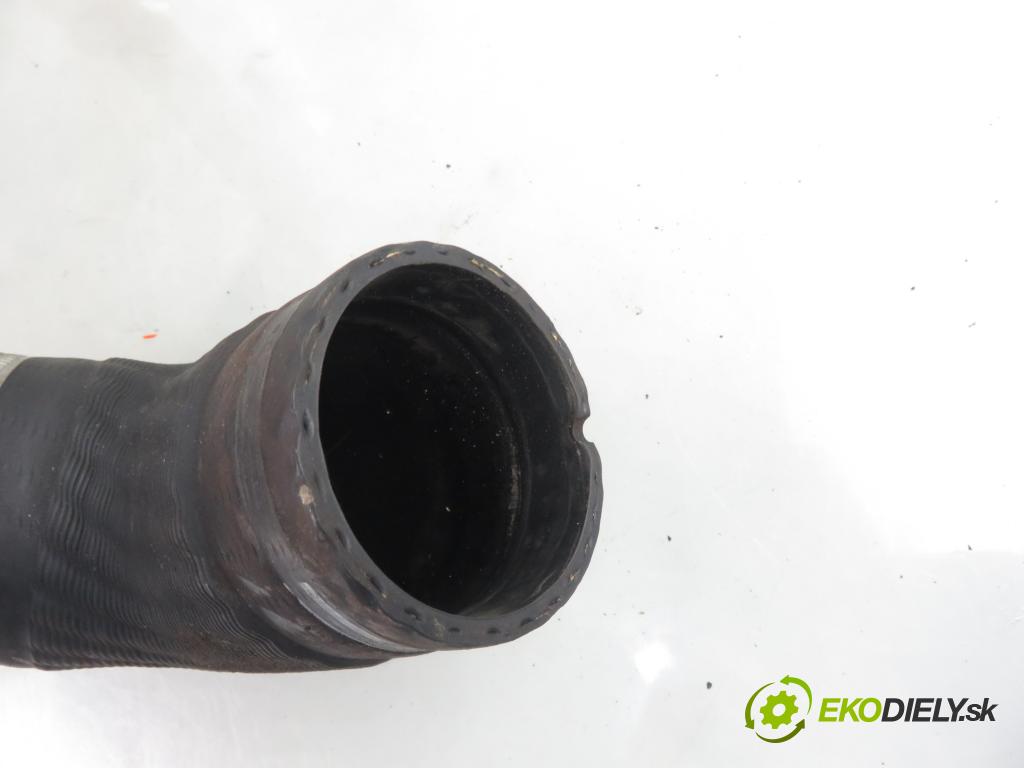 IVECO DAILY VI Furgon FURGON 2020 100,00 3.0 NaturalPower 136 - F1CFA401C 2998,00 Rúra intercoolera turba 5801414273