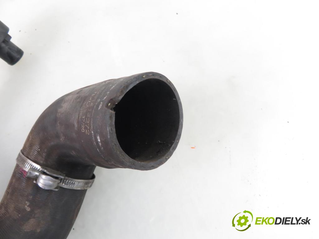 IVECO DAILY VI Furgon FURGON 2020 100,00 3.0 NaturalPower 136 - F1CFA401C 2998,00 Rúra intercoolera turba 5801414273