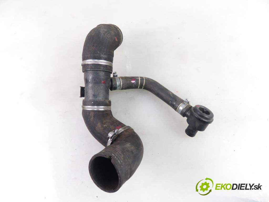 IVECO DAILY VI Furgon FURGON 2020 100,00 3.0 NaturalPower 136 - F1CFA401C 2998,00 Rúra intercoolera turba 5801414273