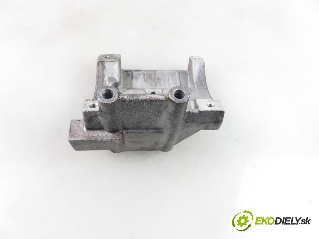 IVECO DAILY VI Furgon FURGON 2020 100,00 3.0 NaturalPower 136 - F1CFA401C 2998,00 Uchytenie alternátora 5802107779