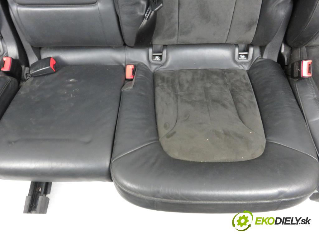 AUDI q7 SUV 2006 257,00 4.2 FSI 350 quattro - BAR 4163,00 Sedadlá, sedačky