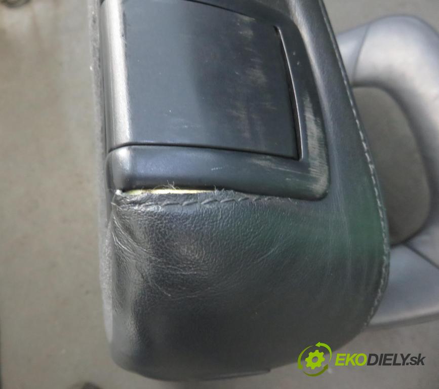 AUDI q7 SUV 2006 257,00 4.2 FSI 350 quattro - BAR 4163,00 Sedadlá, sedačky