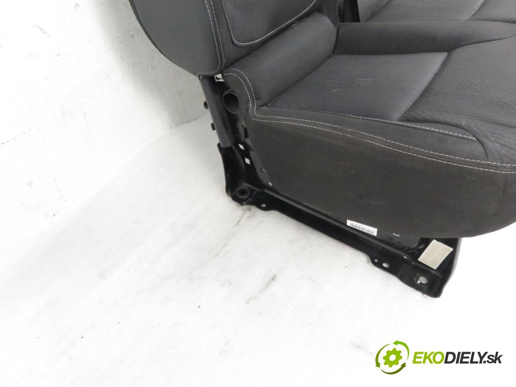 RENAULT TRAFIC III Skrzynia (FG_) FURGON 2018 70,00 1.6 dCi 95 (FGMJ, FGMR) - R9M 413 1598,00 Sedadlo CESTUJÚCI/PP