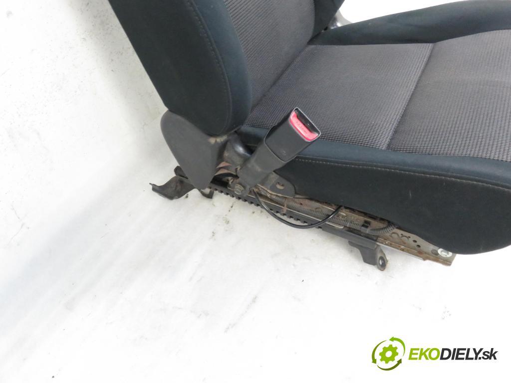 SUBARU FORESTER (SG_) SUV 2007 0,00 2.0 X AWD - EJ204 1994,00 Sedadlo šoféri