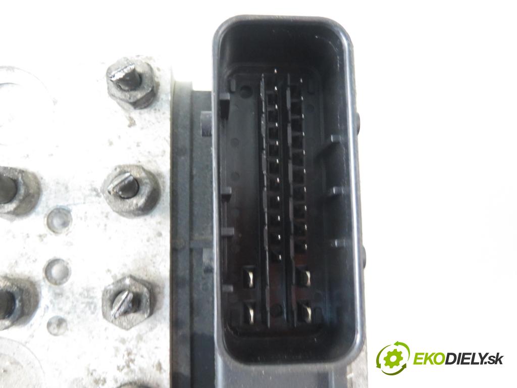 OPEL VECTRA C (Z02) SEDAN 2002 92,00 2.2 DTI 16V 125 - Y 22 DTR 2172,00 Pumpa ABS 13509201 ; 13663901 (Pumpy ABS)
