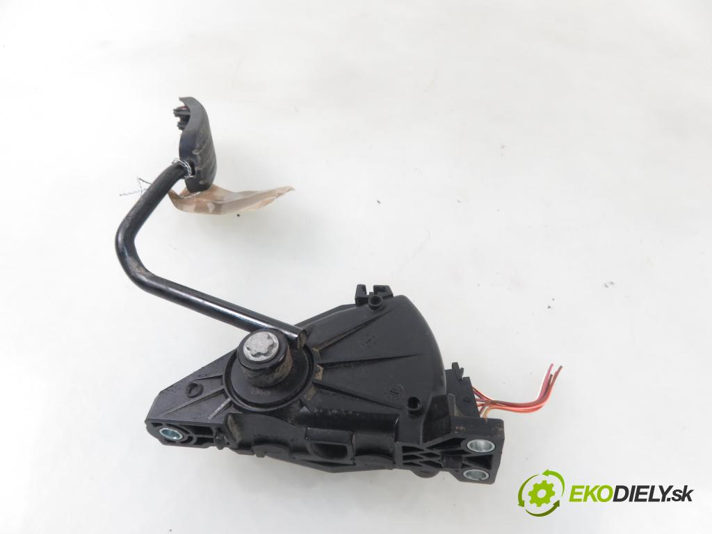 RENAULT TRAFIC II Autobus (JL) BUS 2011 84,00 2.0 dCi 115 (JL0H) - M9R 630 1995,00 Potenciometer plynu 8200289176 ; 6PV00811933 (Pedále)