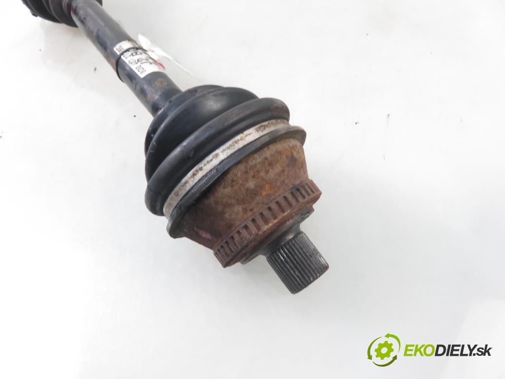 VW PASSAT B5.5 Variant (3B6) KOMBI 2001 110,00 1.8 T 20V - AWT 1781,00 Poloos PP 8D0407272BC