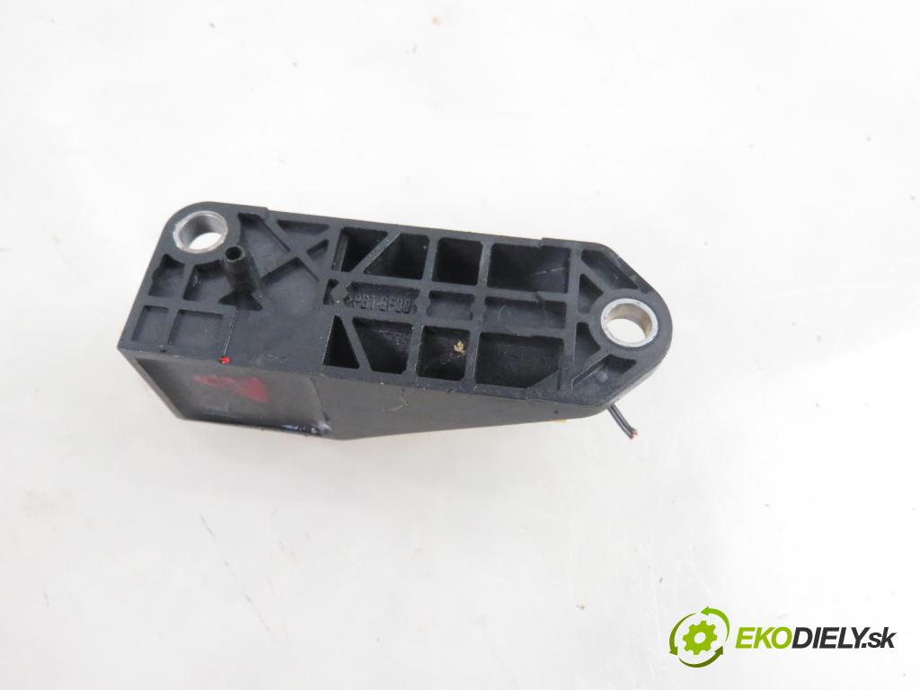 FORD GALAXY (WGR) MINIVAN 2002 66,00 1.9 TDI PD 90 - ANU 1896,00 Snímač nárazu 5WK42895 ; 6Q0909606K (Snímače nárazu)