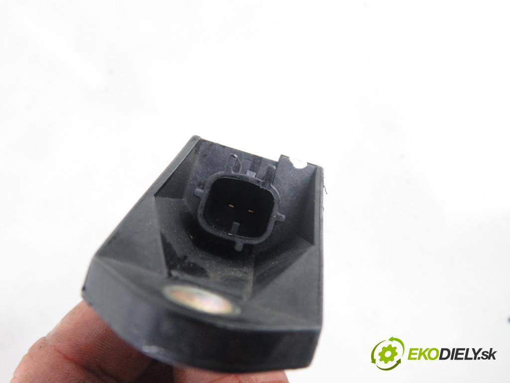 FORD GALAXY (WGR) MINIVAN 2002 66,00 1.9 TDI PD 90 - ANU 1896,00 Snímač nárazu 5WK42895 ; 6Q0909606 (Snímače nárazu)