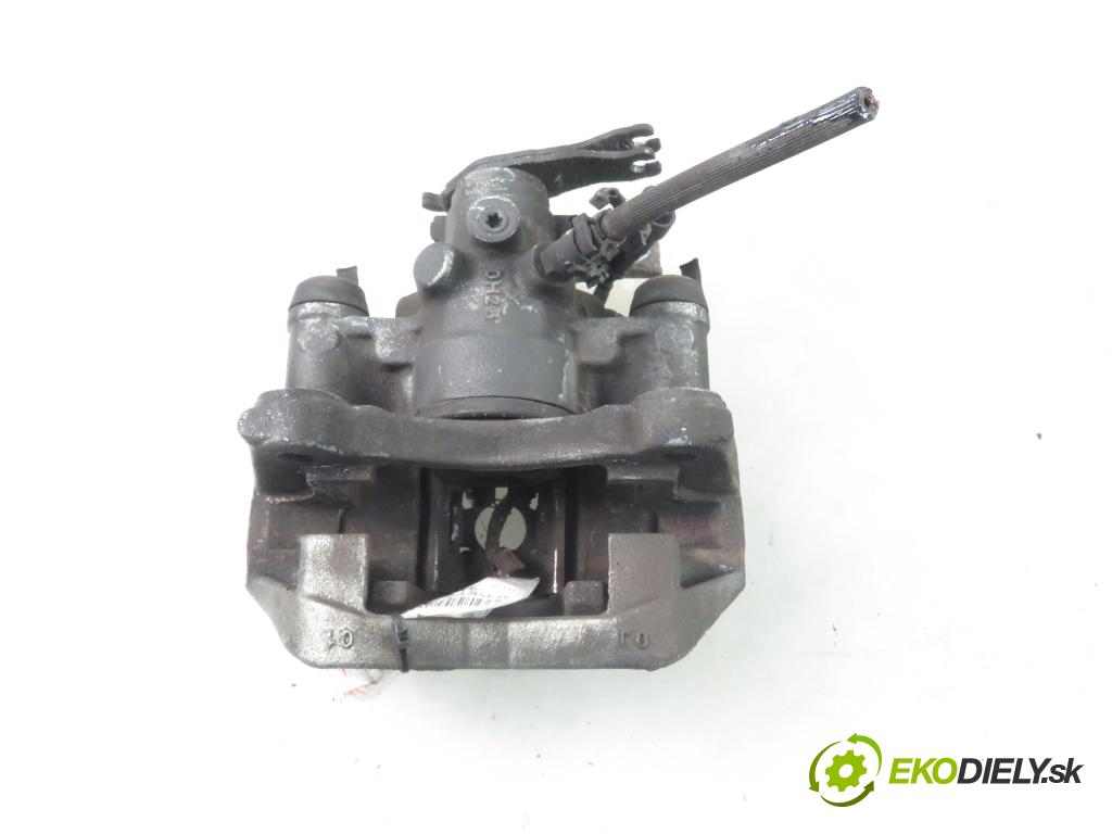 IVECO DAILY VI Furgon FURGON 2020 100,00 3.0 NaturalPower 136 - F1CFA401C 2998,00 Brzdič strmeň pravé zadné 5802728705