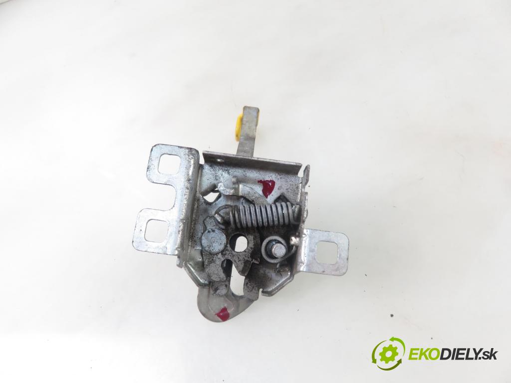 IVECO DAILY VI Furgon FURGON 2020 100,00 3.0 NaturalPower 136 - F1CFA401C 2998,00 zámok kapoty
