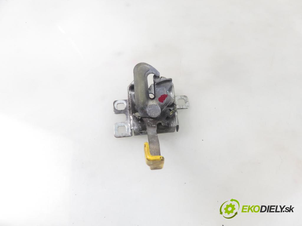 IVECO DAILY VI Furgon FURGON 2020 100,00 3.0 NaturalPower 136 - F1CFA401C 2998,00 zámok kapoty