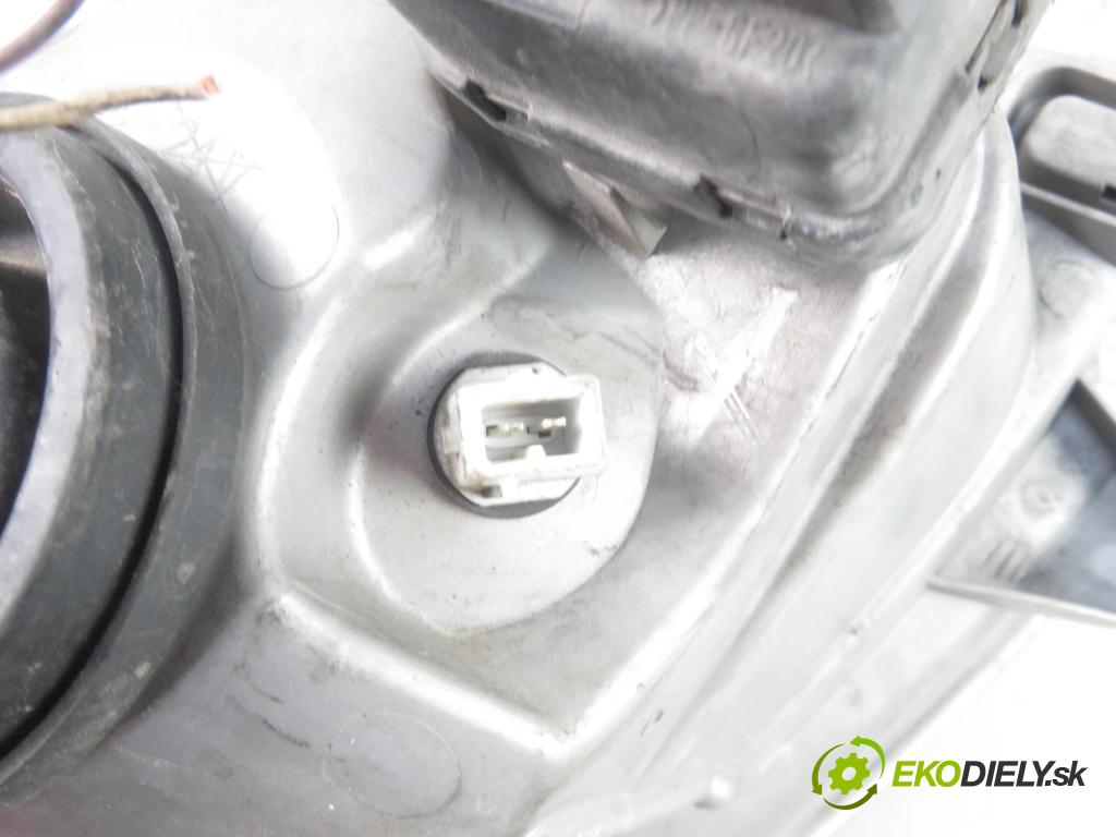 OPEL VIVARO A Skrzynia (X83) FURGON 2001 74,00 1.9 DTI 101 - F9Q 760 1870,00 Svetlo LP 7700311371 ; 91165719