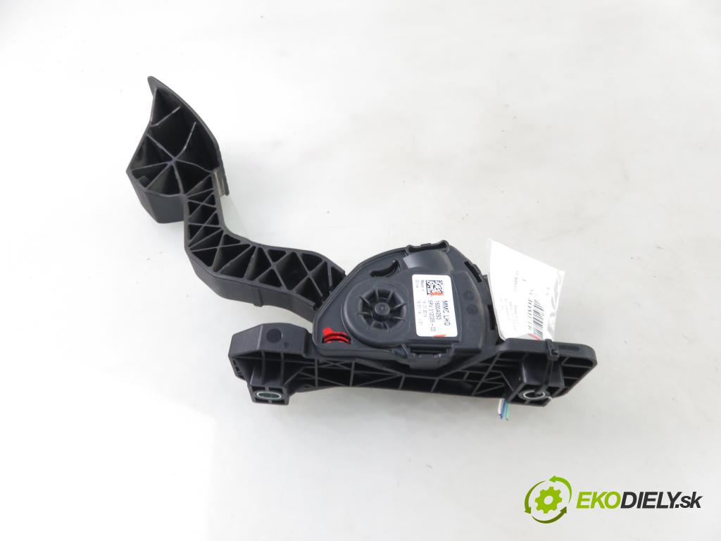 MITSUBISHI MIRAGE / SPACE STAR VI liftback (A0_A) HB 2020 52,00 1.0 12V R3 MIVEC 71 - 3A90 999,00 Potenciometer plynu 1600A093 ; 6PV31202803 (Pedále)
