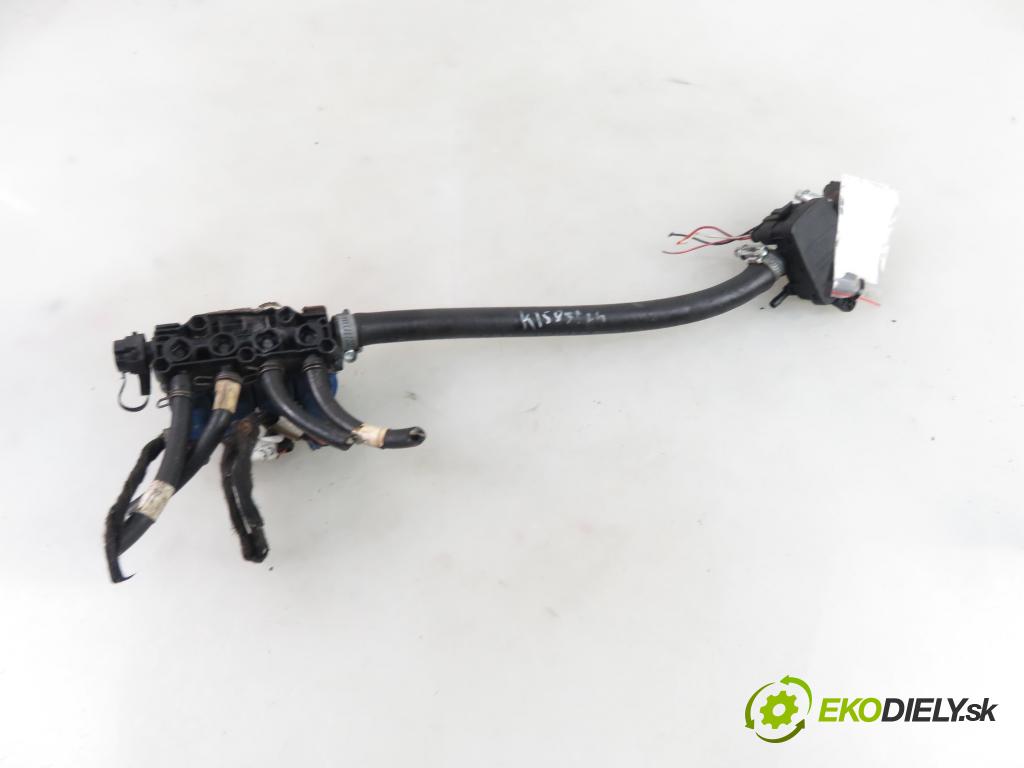 SEAT ALHAMBRA (7V8, 7V9) MINIVAN 2000 85,00 2.0 i - ADY 1984,00 lišta vstřikovací LPG 67R010199