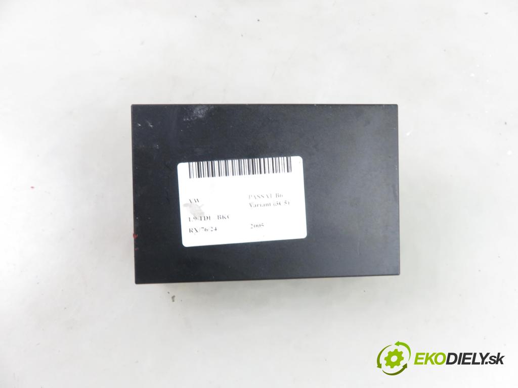 VW PASSAT B6 Variant (3C5) KOMBI 2005 77,00 1.9 TDI - BKC 1896,00 MODUL komfortu 3C0959433H