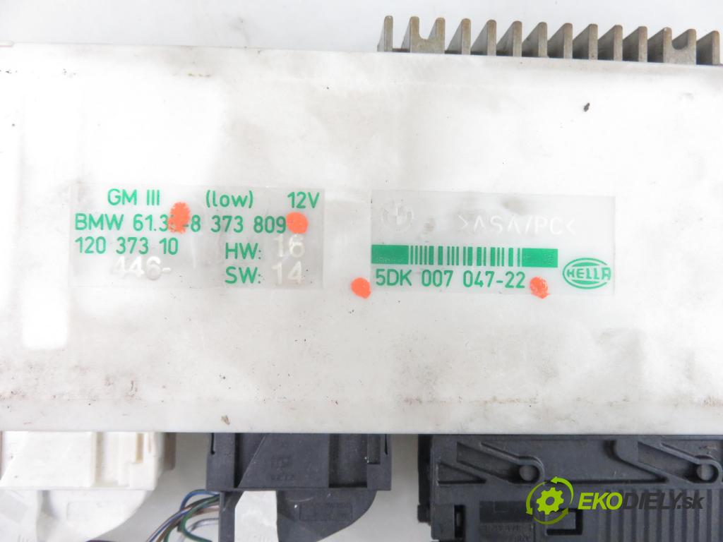 BMW 5 (E39) SEDAN 1996 105,00 2.5 525 tds 143 2497,00 MODUL komfortu 8373809 ; 5DK00704722