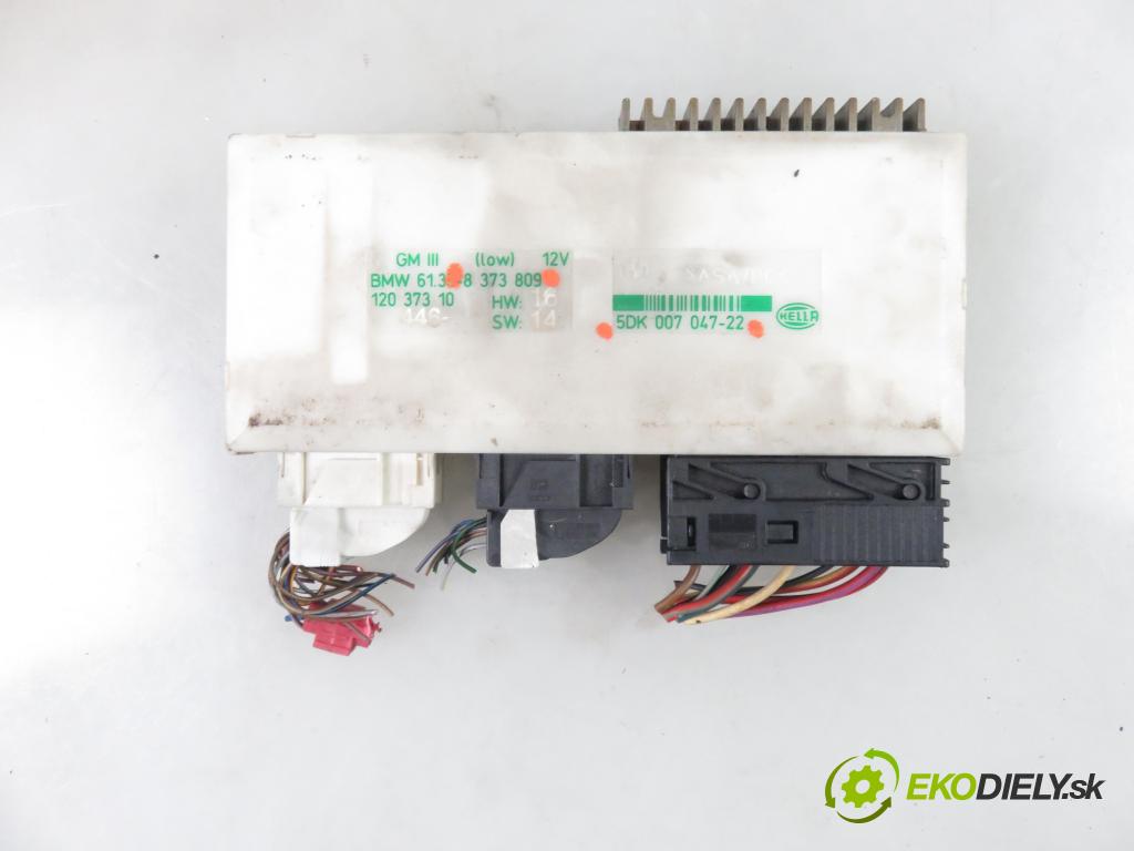 BMW 5 (E39) SEDAN 1996 105,00 2.5 525 tds 143 2497,00 MODUL komfortu 8373809 ; 5DK00704722